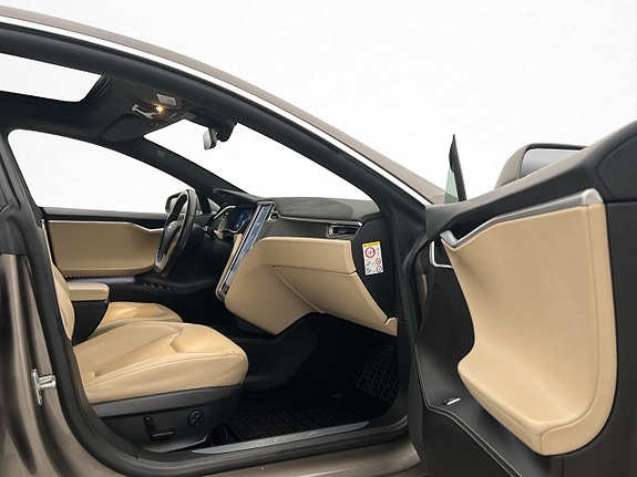 Tesla Model S 16 of 30