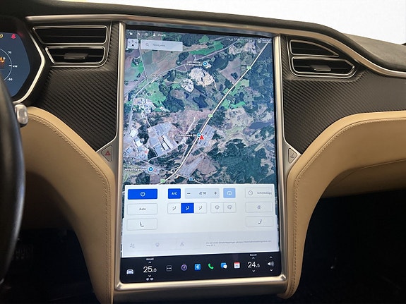 Tesla Model S 25 of 30