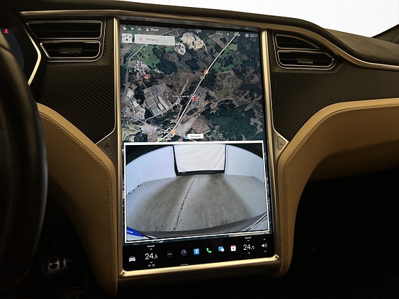Tesla Model S 23 of 30
