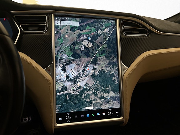 Tesla Model S 22 of 30
