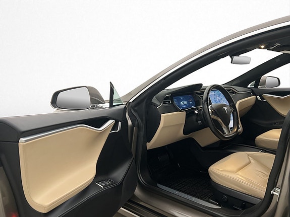 Tesla Model S 11 of 30