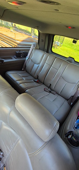 Chevrolet Suburban 13 of 13
