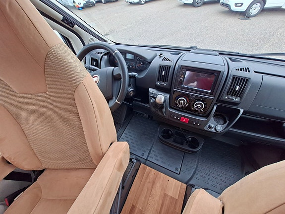 Hymer T 668 SL Låga långbäddar toa bak Automat ALDE 11 of 30