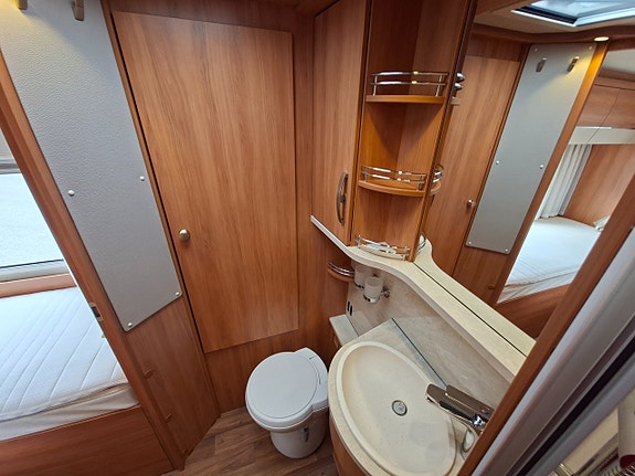 Hymer T 668 SL Låga långbäddar toa bak Automat ALDE 26 of 30