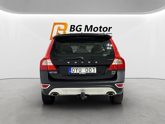 Volvo XC70 5 of 23
