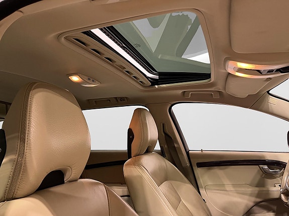 Volvo XC70 10 of 23
