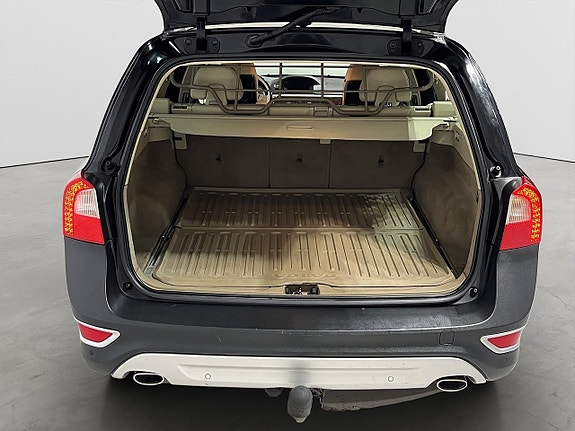 Volvo XC70 12 of 23