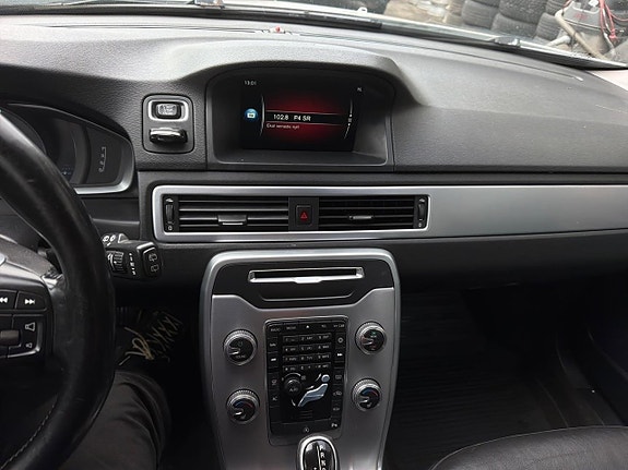 Volvo V70 13 of 21