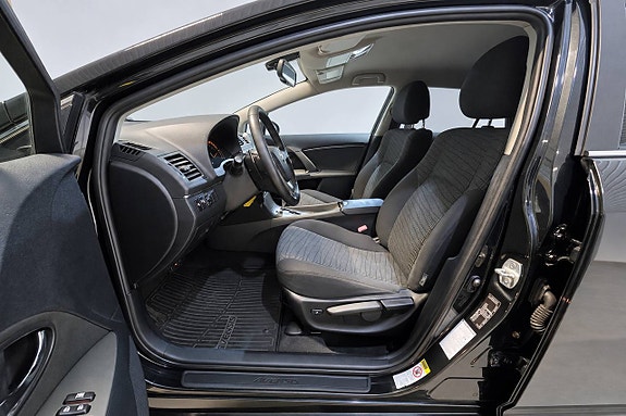 Toyota Avensis 13 of 25