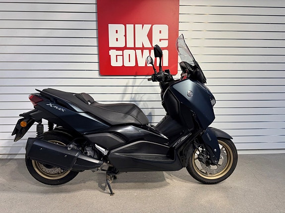 Yamaha Xmax 300 Tech-Max 2 of 7