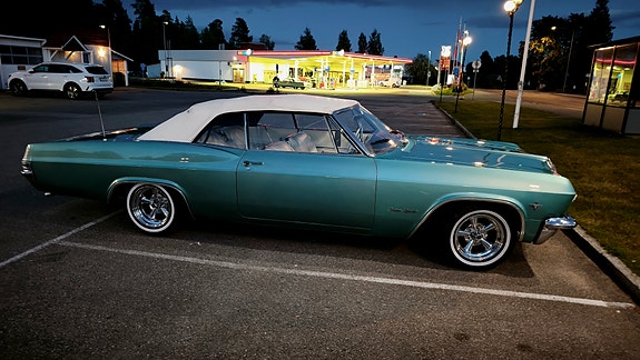 Chevrolet Impala 2 of 8