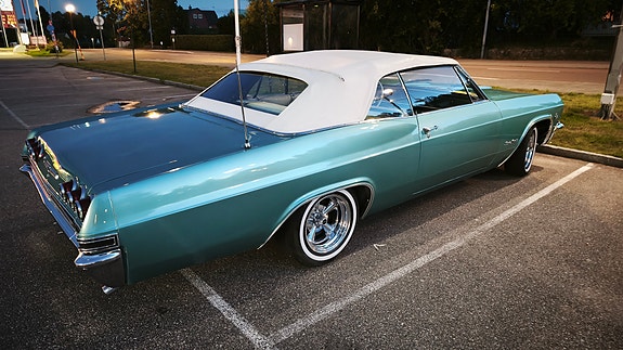 Chevrolet Impala 3 of 8