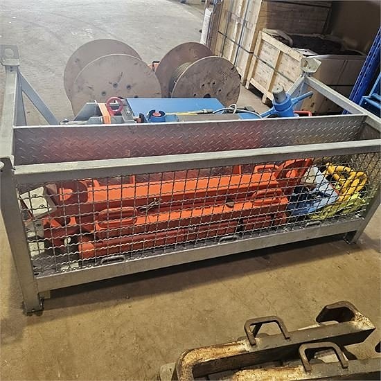 Thyssen Krupp SZ 10 - Hydraulic pipe pulling machine / pipe 9 of 22