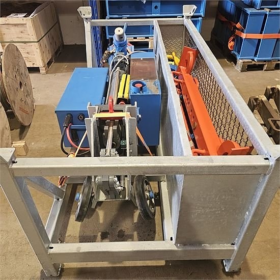 Thyssen Krupp SZ 10 - Hydraulic pipe pulling machine / pipe 7 of 22