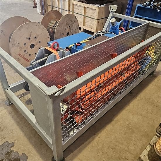 Thyssen Krupp SZ 10 - Hydraulic pipe pulling machine / pipe 8 of 22