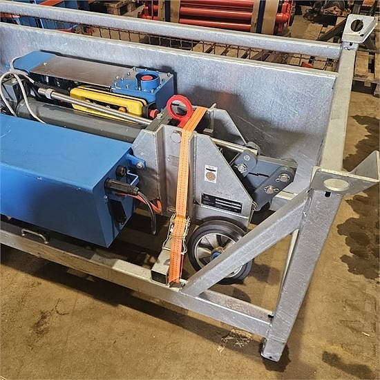 Thyssen Krupp SZ 10 - Hydraulic pipe pulling machine / pipe 2 of 22