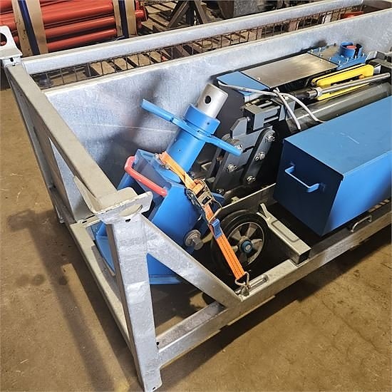 Thyssen Krupp SZ 10 - Hydraulic pipe pulling machine / pipe 3 of 22