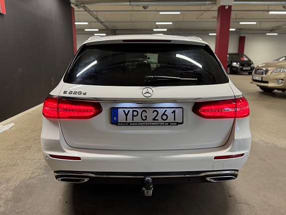 Mercedes-Benz E220 4 of 18