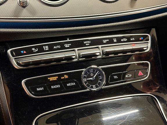 Mercedes-Benz E220 17 of 18