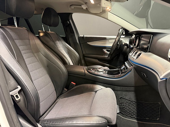 Mercedes-Benz E220 9 of 18