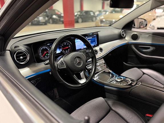 Mercedes-Benz E220 13 of 18