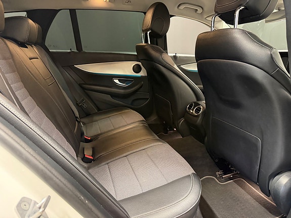 Mercedes-Benz E220 8 of 18