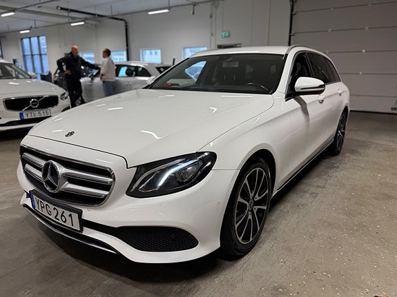 Mercedes-Benz E220 6 of 18