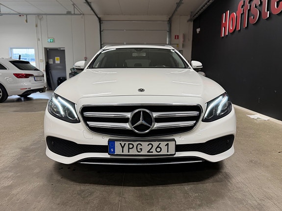 Mercedes-Benz E220 7 of 18