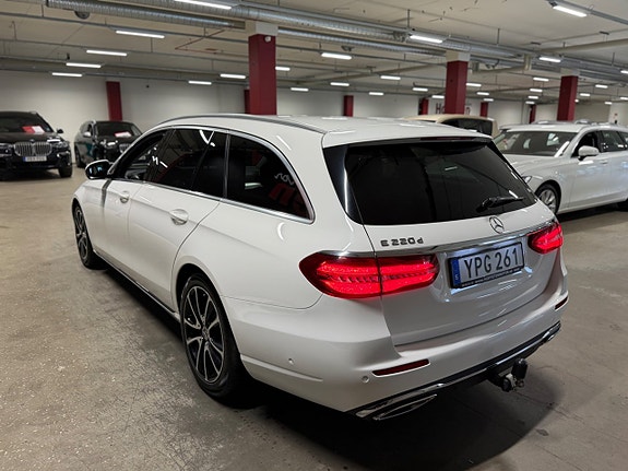 Mercedes-Benz E220 5 of 18