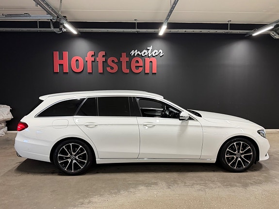 Mercedes-Benz E220 2 of 18
