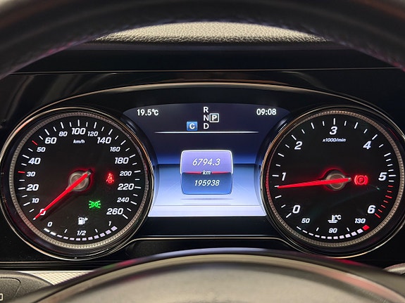 Mercedes-Benz E220 14 of 18