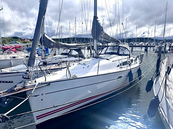Jeanneau Sun Fast 32i | 2003 | Ny kraftigare motor 30hk 2 of 12