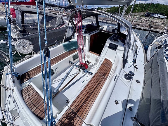 Jeanneau Sun Fast 32i | 2003 | Ny kraftigare motor 30hk 5 of 12