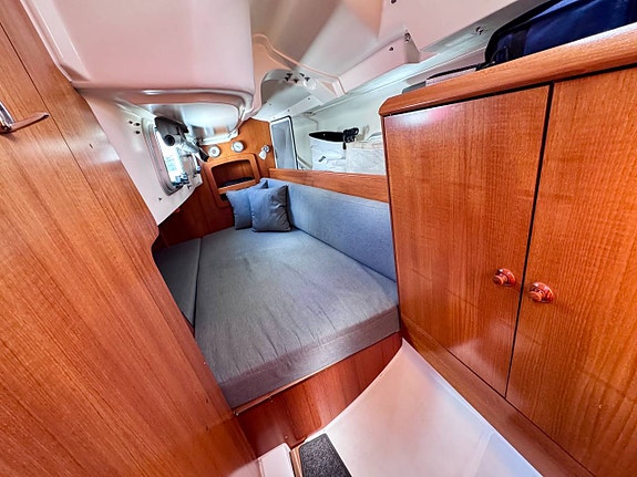 Jeanneau Sun Fast 32i | 2003 | Ny kraftigare motor 30hk 10 of 12