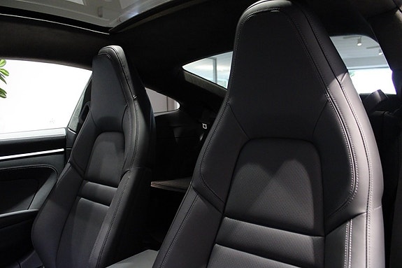 Porsche 992 4 of 17