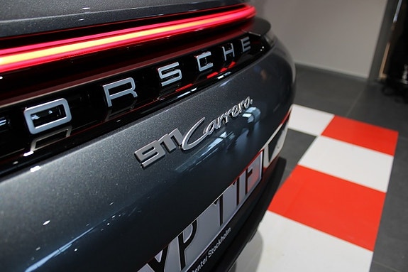 Porsche 992 12 of 17