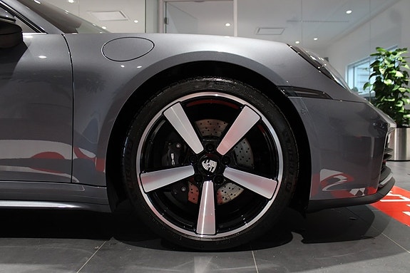Porsche 992 8 of 17