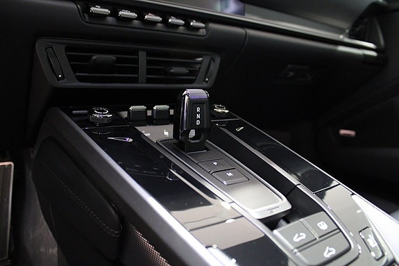 Porsche 992 16 of 17