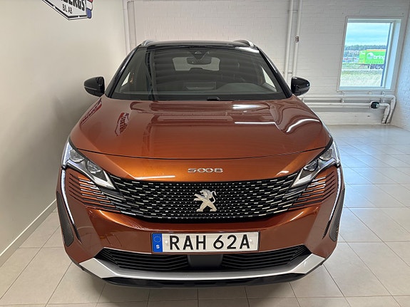 Peugeot 5008 2 of 24