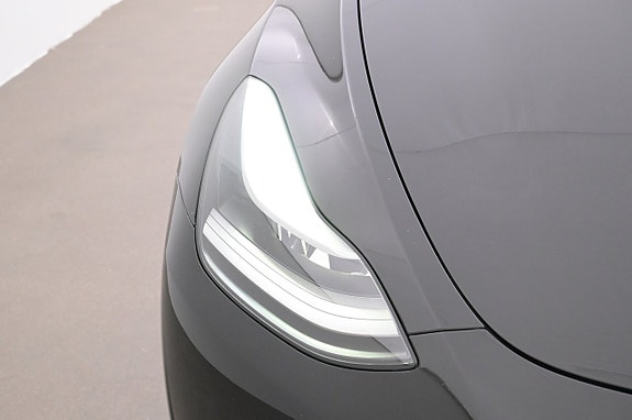 Tesla Model Y 26 of 27