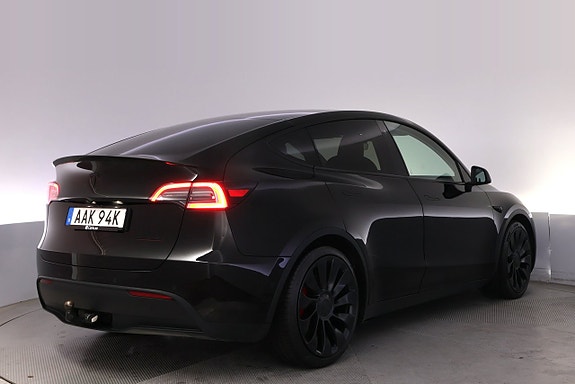 Tesla Model Y 5 of 27