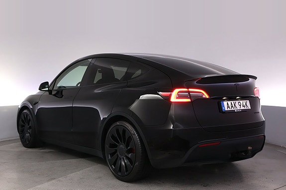 Tesla Model Y 4 of 27