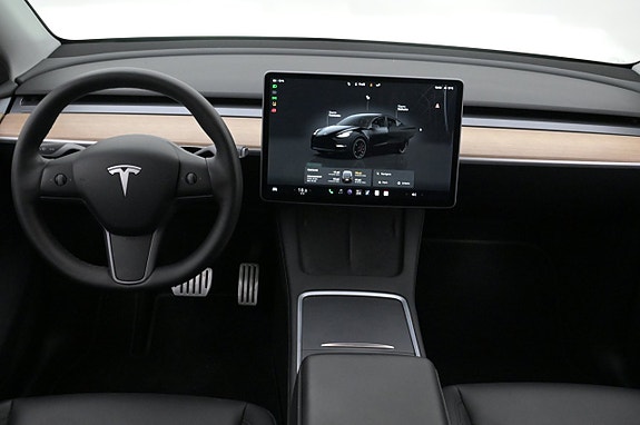 Tesla Model Y 6 of 27
