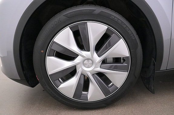 Tesla Model Y 27 of 27