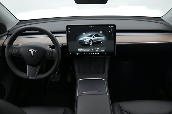 Tesla Model Y 6 of 27