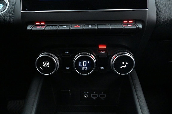 Renault Captur 16 of 27