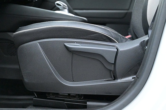 Renault Captur 10 of 27
