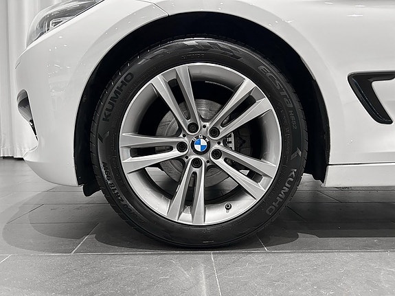 BMW 320 5 of 13