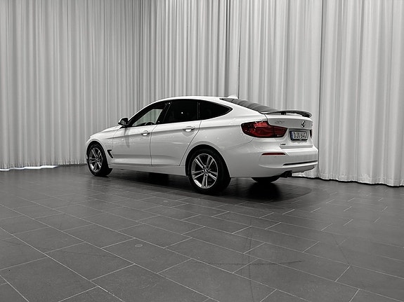 BMW 320 3 of 13