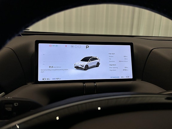 XPeng G9 11 of 18